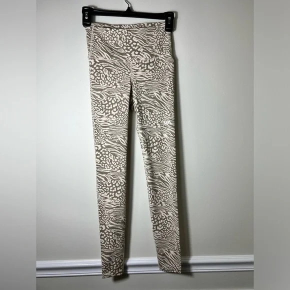 RVCA VA ESSENTIAL WORKOUT LEGGINGS ZEETAH - Picture 3 of 8